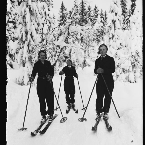 URN_NBN_no-nb_digifoto_20180504_00089_NB_HS_D_00007